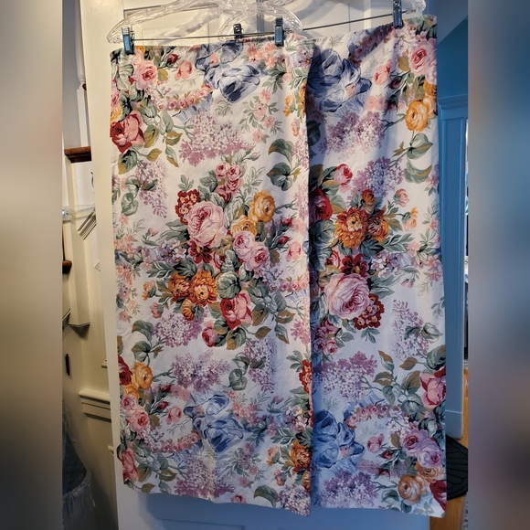 Ralph Lauren Bedding Ralph Lauren Allison Pair Of Cases White Lavender Rust Pink Green Sz